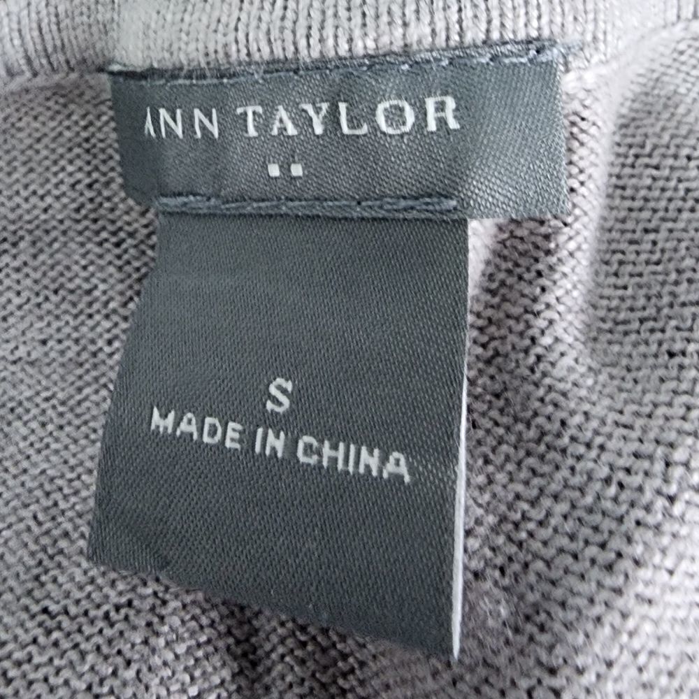 ANN TAYLOR WOMEN'S SHORT SLEEVE SCOOP NECK TOP GRAY AND BLACK SIZE SMALL - Picture 5 of 6
